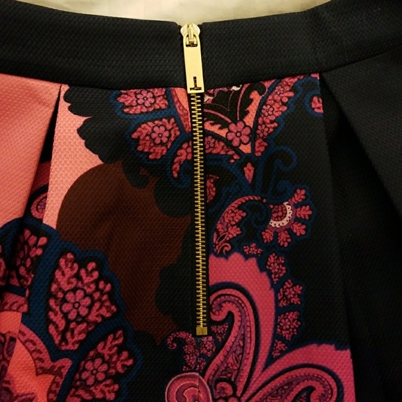 New STUNNING SOLD OUT TED BAKER SKIRT SZ TB 1 US 4 - Picture 2 of 4